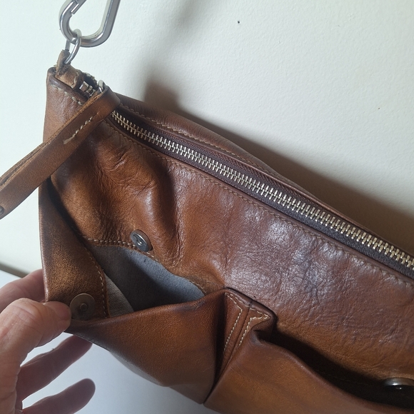 Roots Classic Villiger Leather Cross Body Bag - Picture 7 of 13